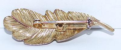 Pronged Quartz-Style Stone LEAF BROOCH (2" x ¾") with Irregular Shaped Green Stone on a Gold Tone Setting