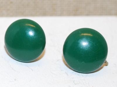VINTAGE 1937 Round GREEN Opaque Earrings ( ¾" Circ.) with Screw-In Clasp