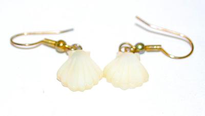 White ACRYLIC Clam Shells EARRINGS Set with Gold Tone Wire Hook Clasp