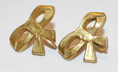 Brushed Gold Colored BOWTIE EARRINGS Set with Screwback Clasp
