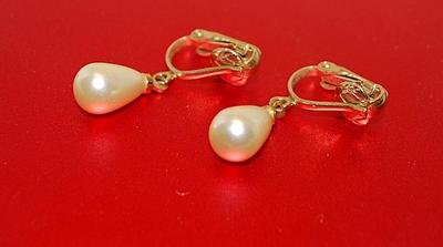 Teardrop Dangle Faux Pearl EARRING Set with Gold Tone Snap-On Clasp