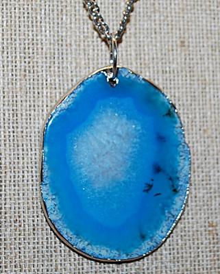 Large Oval Blue Sliced "MARBLE NECKLACE PENDANT (2" x 1½") with 2 Different Sides with Lobster Clasp on a Silver Tone...