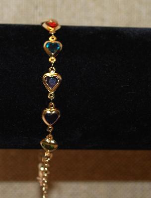12 Multicolor Hearts Bracelet with Gold Tone Surrounds & Chain 7" Circumference