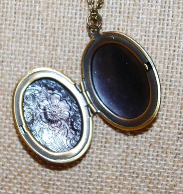 Oval Flowered Brass Style Locket PENDANT (1¼" x 1") on a Dark Gold Tone Necklace Chain 20" L