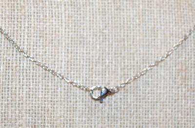 Single Clear Stone in a "Crown" Setting PENDANT (¾" x ¾") on a Silver Tone Necklace Chain 17" L