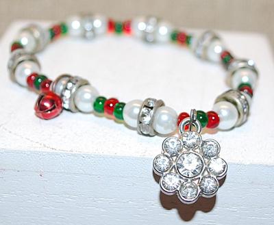 ELASTIC RED, GREEN & WHITE Beaded Bracelet (3" Circ.) with Clear Stones Discs & Round "9 Stone Star" Attachment