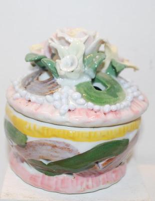 Covered Ceramic Yellow, White & Pink Flowers Jewelry Trinket Box with Matching Colors Base 3" H x 3" Round
