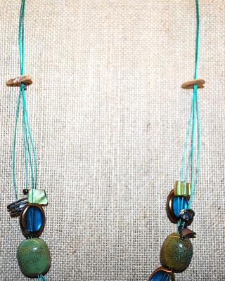 Mottled GREEN "RIVER STONES" NECKLACE with Irregular Shaped Stone Accents on a Semi-Stiff Wired Band & HALLMARK &...