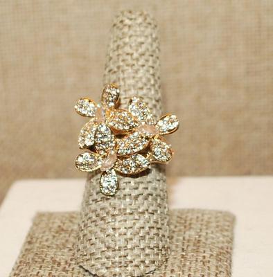 Size Triple Flower Petals Brilliant Stones Party Ring on a Glittery GOLD Tone Band (7.1g)