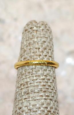 Size 5 TOE RING with "Curly Q Ends" on a Gold Tone OPEN BAND (1.0g)