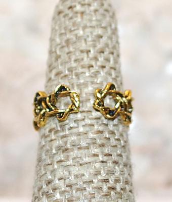 Size 5 TOE RING with "Chain Link Style" on a Gold Tone OPEN BAND (1.3g)