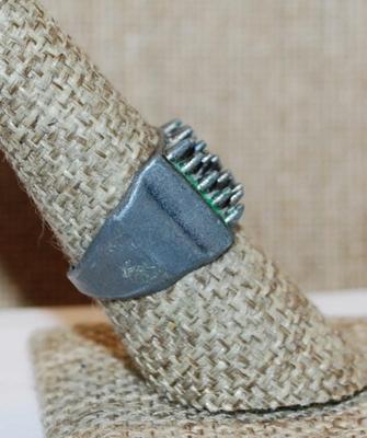 Size 8 Vintage Odd & Interesting Metal "SPIKED" RING with SPLIT BAND (4.6g)
