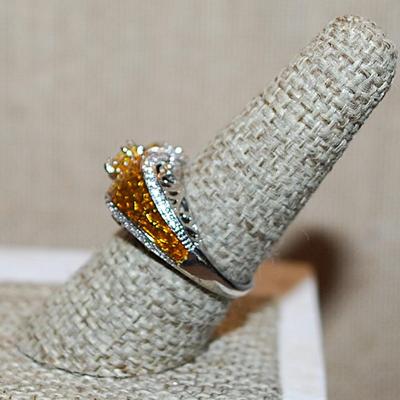 Size 8 Marked .925 "Puffy" AMBER Party Ring with a Single Main Clear Round Stone on a Silver Band (5.8g)