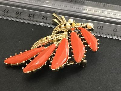 Vintage Thermoset Brooch