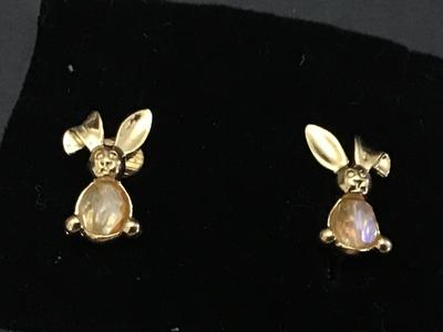 Vintage Avon Bunny Earrings
