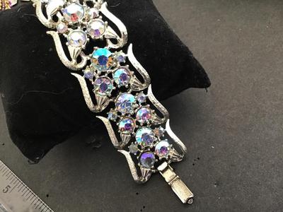 Coro signed Gorgeous Vintage Bracelet