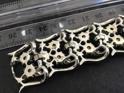 Coro signed Gorgeous Vintage Bracelet