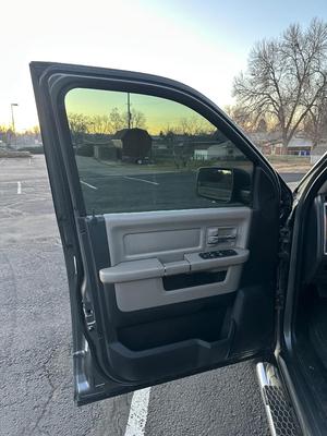 AUTOMATIC 2012 DODGE RAM 1500 LARAMIE CREW CAB 4X4 PICKUP - CLEAN TITLE