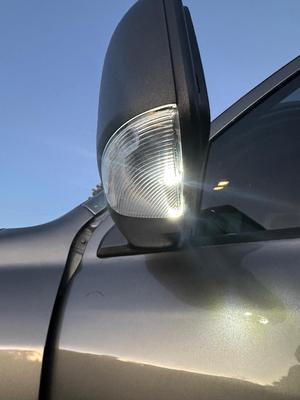 AUTOMATIC 2012 DODGE RAM 1500 LARAMIE CREW CAB 4X4 PICKUP - CLEAN TITLE