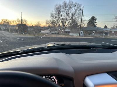 AUTOMATIC 2012 DODGE RAM 1500 LARAMIE CREW CAB 4X4 PICKUP - CLEAN TITLE