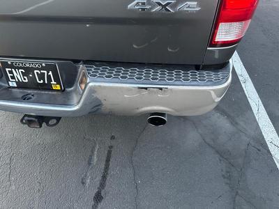 AUTOMATIC 2012 DODGE RAM 1500 LARAMIE CREW CAB 4X4 PICKUP - CLEAN TITLE