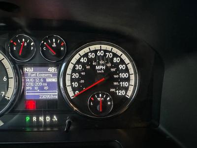 AUTOMATIC 2012 DODGE RAM 1500 LARAMIE CREW CAB 4X4 PICKUP - CLEAN TITLE