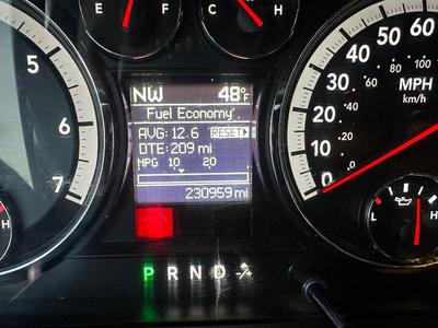 AUTOMATIC 2012 DODGE RAM 1500 LARAMIE CREW CAB 4X4 PICKUP - CLEAN TITLE