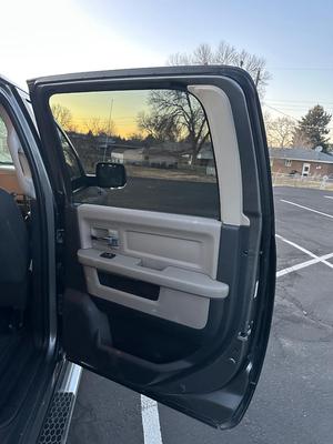 AUTOMATIC 2012 DODGE RAM 1500 LARAMIE CREW CAB 4X4 PICKUP - CLEAN TITLE