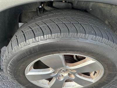 AUTOMATIC 2012 DODGE RAM 1500 LARAMIE CREW CAB 4X4 PICKUP - CLEAN TITLE