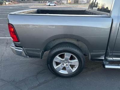 AUTOMATIC 2012 DODGE RAM 1500 LARAMIE CREW CAB 4X4 PICKUP - CLEAN TITLE