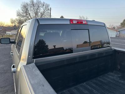 AUTOMATIC 2012 DODGE RAM 1500 LARAMIE CREW CAB 4X4 PICKUP - CLEAN TITLE