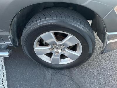 AUTOMATIC 2012 DODGE RAM 1500 LARAMIE CREW CAB 4X4 PICKUP - CLEAN TITLE