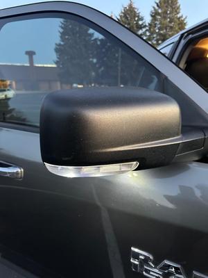 AUTOMATIC 2012 DODGE RAM 1500 LARAMIE CREW CAB 4X4 PICKUP - CLEAN TITLE