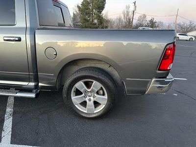 AUTOMATIC 2012 DODGE RAM 1500 LARAMIE CREW CAB 4X4 PICKUP - CLEAN TITLE