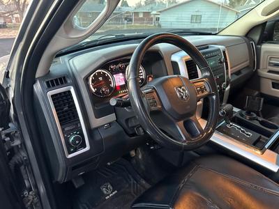 AUTOMATIC 2012 DODGE RAM 1500 LARAMIE CREW CAB 4X4 PICKUP - CLEAN TITLE