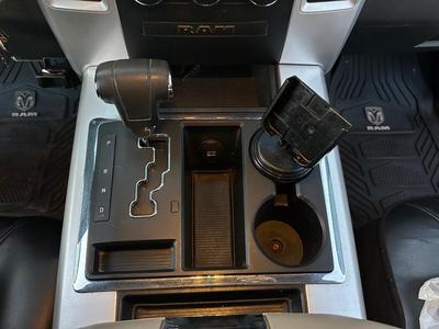 AUTOMATIC 2012 DODGE RAM 1500 LARAMIE CREW CAB 4X4 PICKUP - CLEAN TITLE