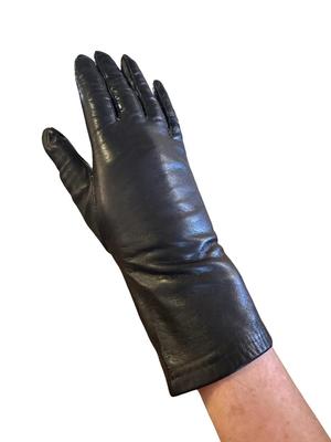 Black Pair of Womens Gloves Size 7, Tag Removed