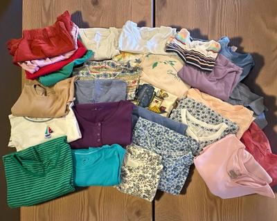 Big Lot of Womens Knit Short Sleeve Shirts (23) + 4 Shorts