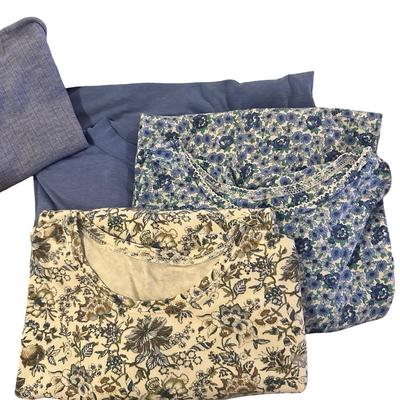 Big Lot of Womens Knit Short Sleeve Shirts (23) + 4 Shorts