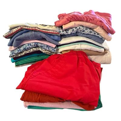 Big Lot of Womens Knit Short Sleeve Shirts (23) + 4 Shorts