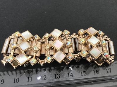 Sale Photo Thumbnail #146: Complete