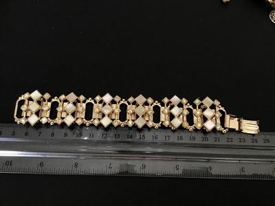 Sale Photo Thumbnail #144: Complete