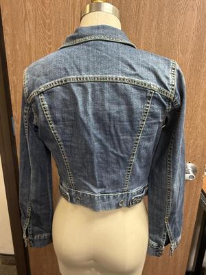 Sale Photo Thumbnail #301: In good previously owned condition.