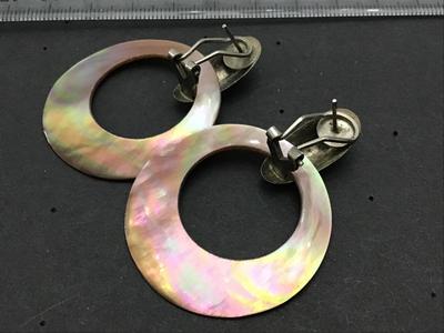 Beautiful Vintage Mother of Pearl Earrings