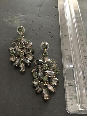 Very nice pair of fashion statement earrings