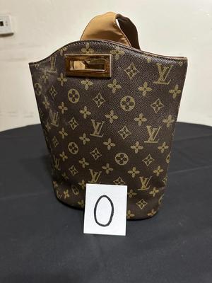 LOUIS VUITTON SLING BAG