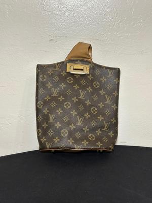 LOUIS VUITTON SLING BAG