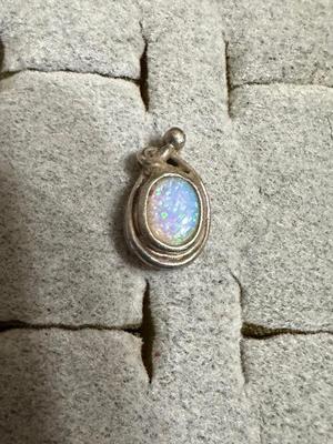 STERLING SILVER SCREW BACK EARRINGS, .925 RING WITH PINK STONE, .925 NECKLACE, AND 2 PENDANTS