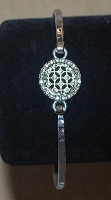 VINTAGE Filagree-Style Circle BANGLE BRACELET (2¼" Opening) with Curved Hook Closure