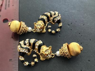 Rhinestone Cat Fashion Earrings